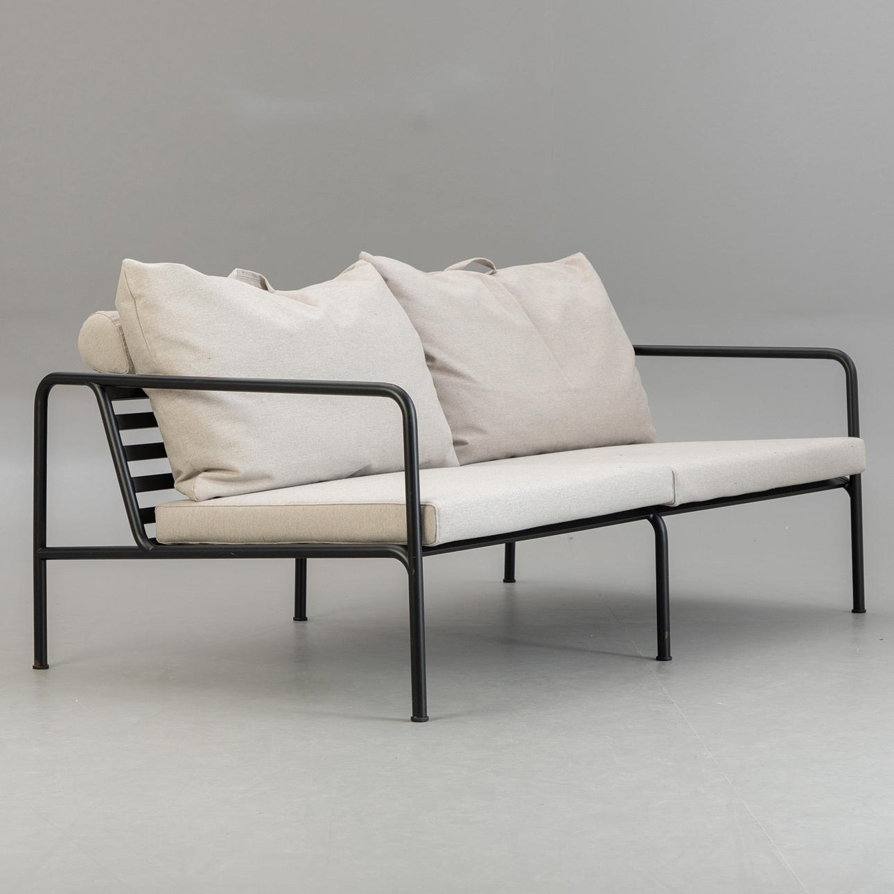 HENRIK PEDERSEN. HOUE. Soffa AVON, Ash Sunbrella.