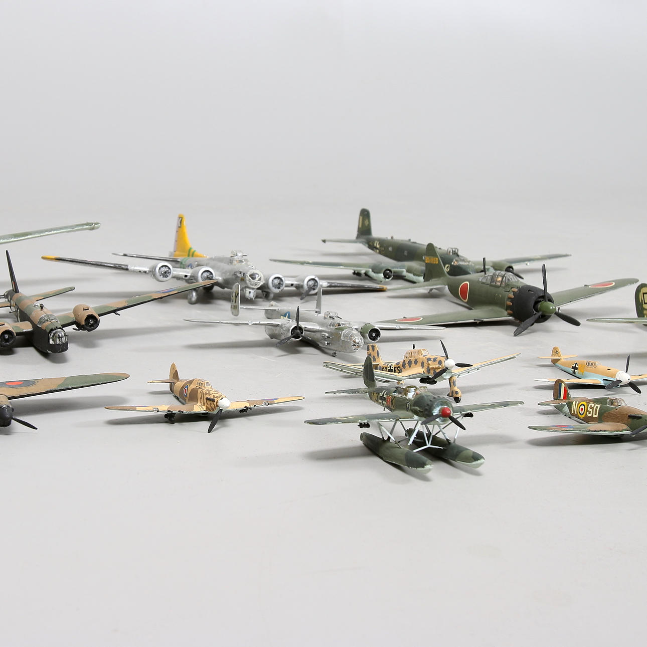 MODELLPLAN, 13 st, byggsatser. 1900-talets slut.