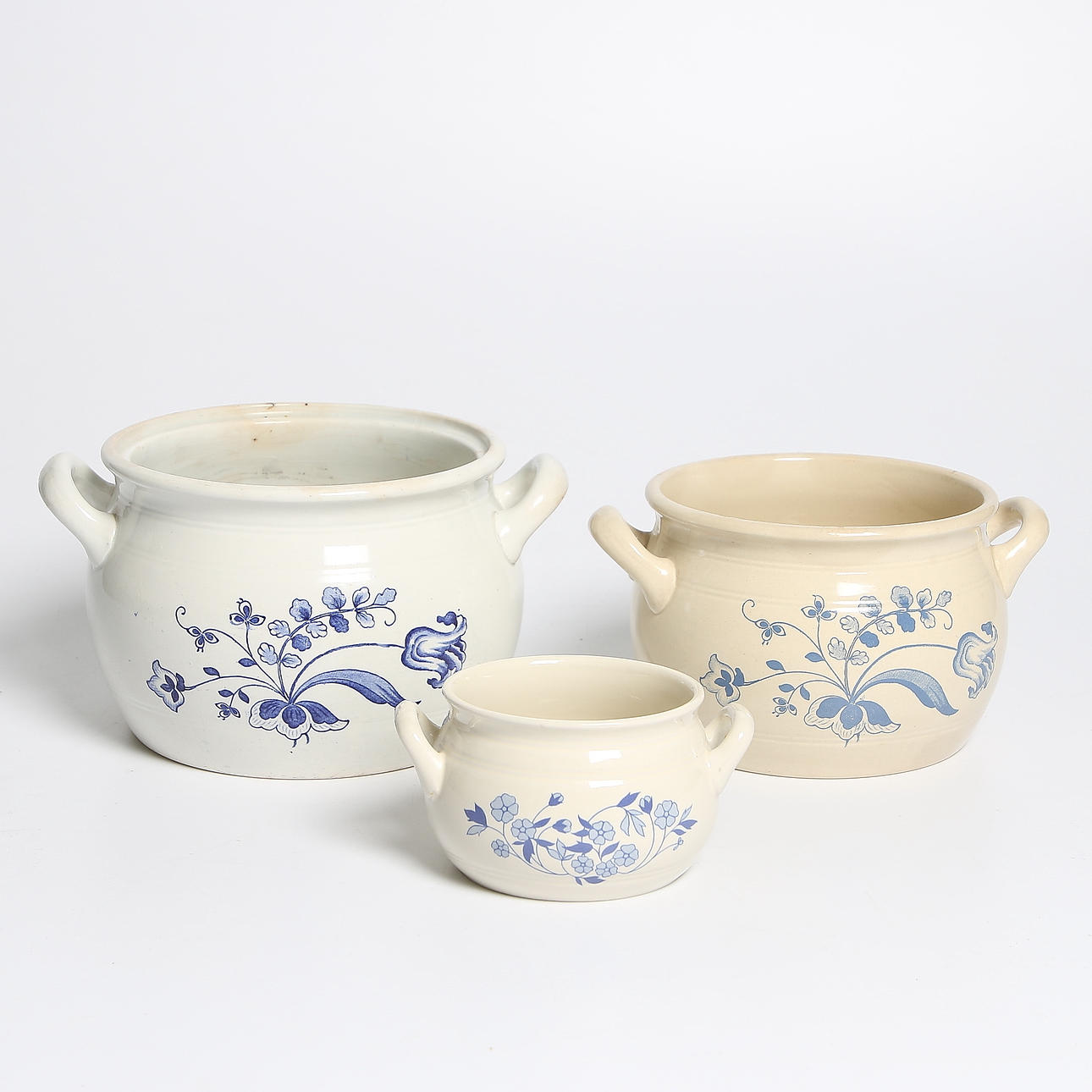 KRUS, 3 st. stengods, Gustavsberg, 1900-tal.