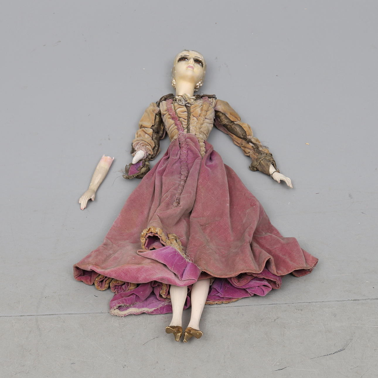 BOUDOIR DOLL, Ranska, 1920-luku.