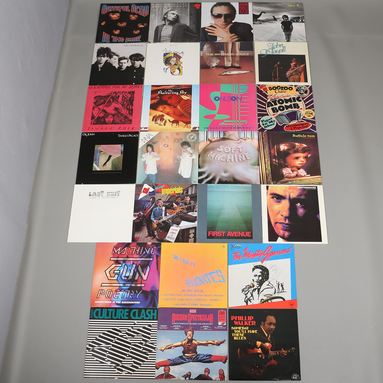 PARTI LP-SKIVOR. 25 st. Bl a Miles Davis, Dr John, Graham Parker. 1900-talets andra hälft.