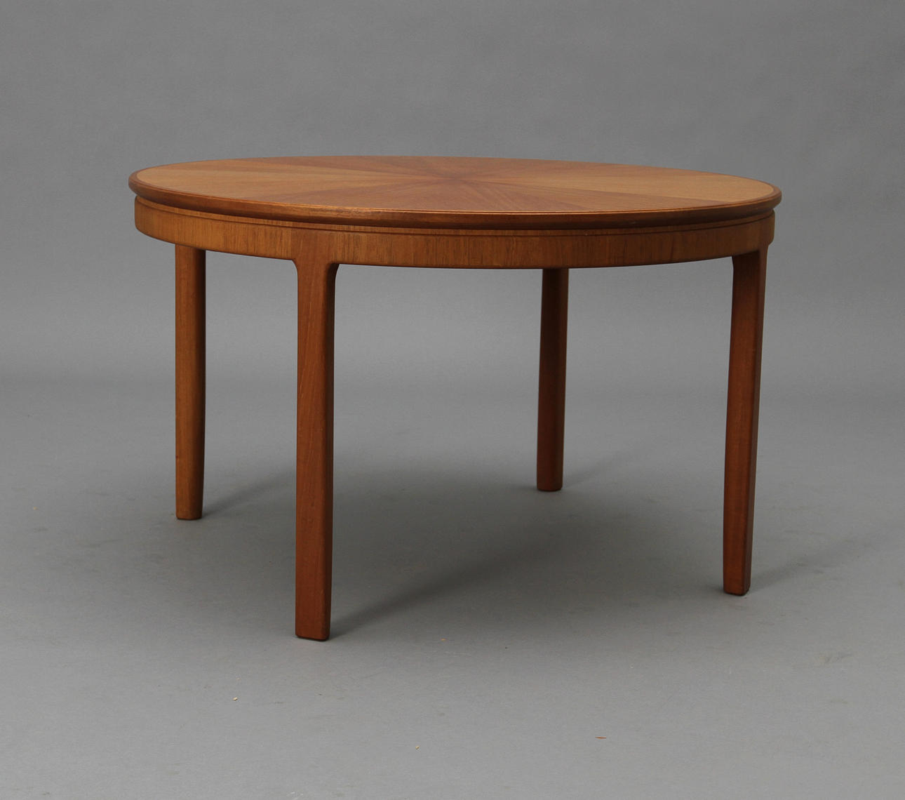 SOFFBORD, sannolikt Carl Malmsten.