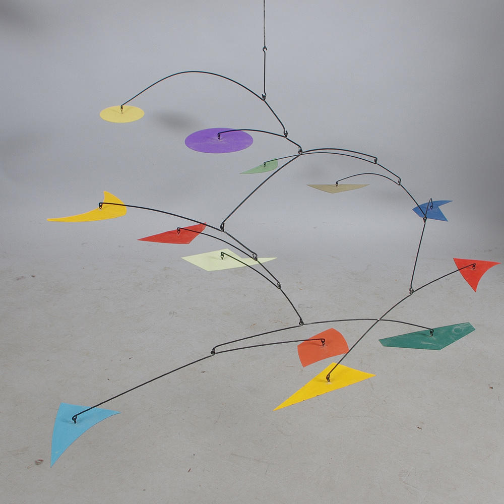 MOBIL, färgad metall, inspirerad av Alexander Calder.