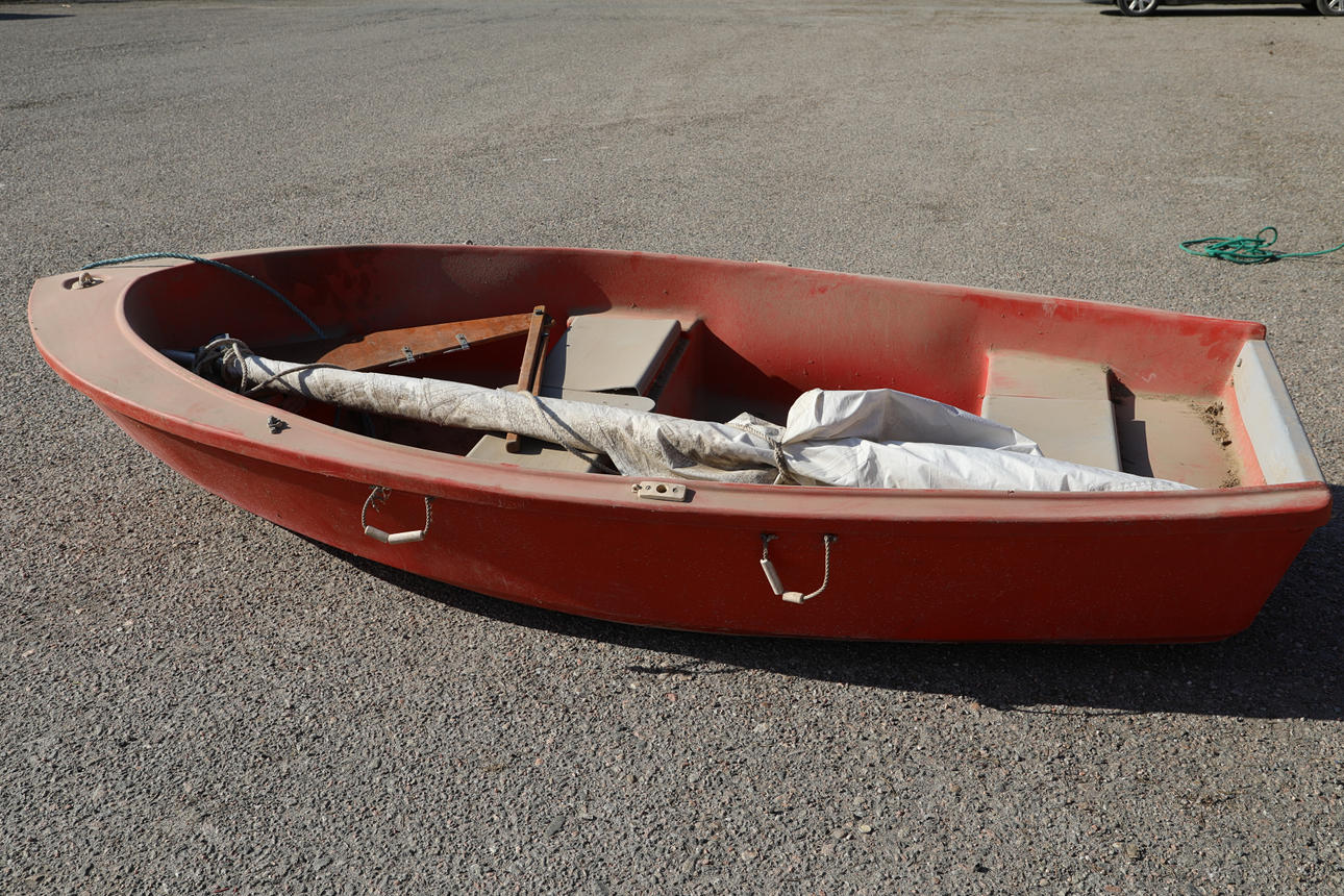 BÅD, Pioner 10, med sejl og ror.