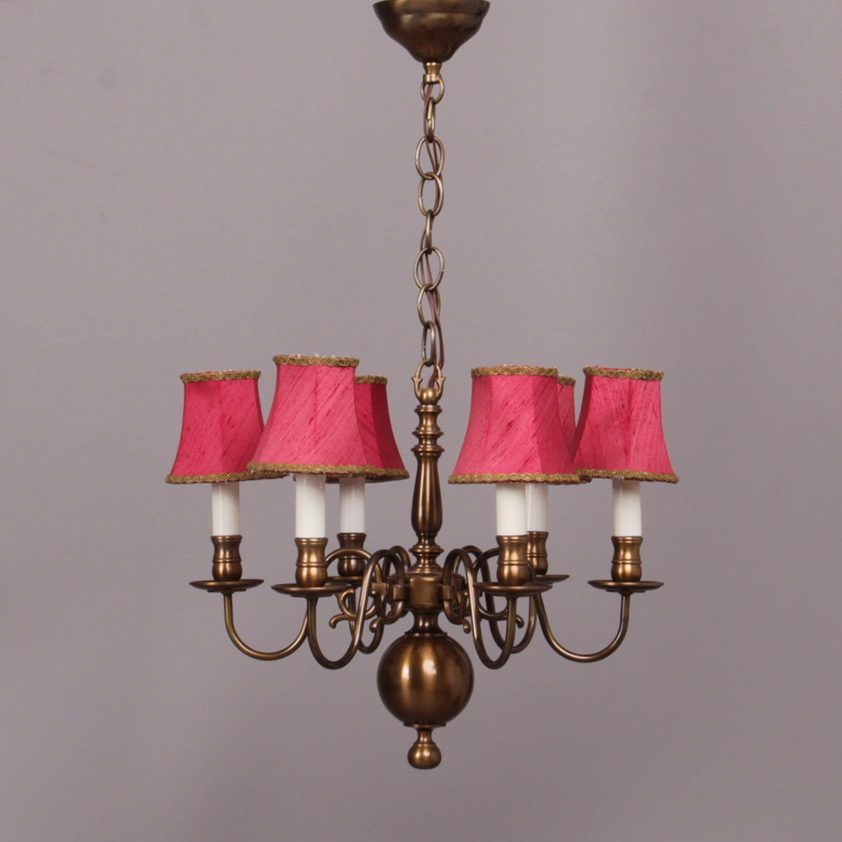 MALMKRONA, 1900-talets andra hälft, höjd utan kedja 42 cm.