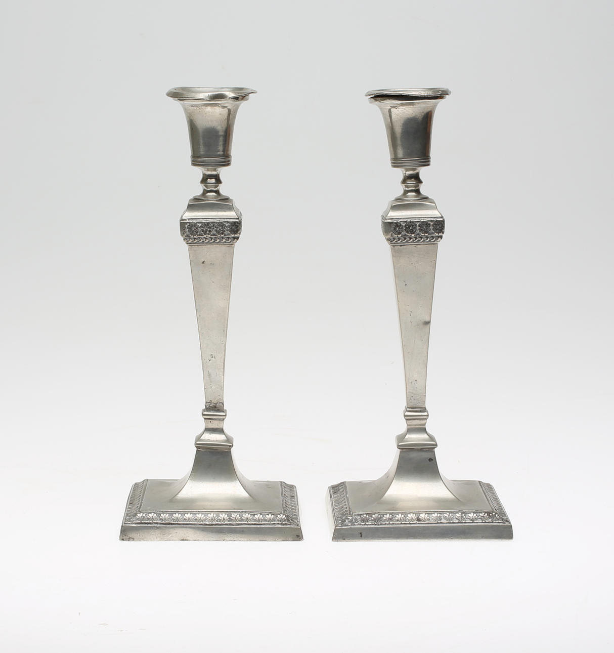 JOHAN-PETTER FAGERSTRÖM. Ljusstakar, 1 par, tenn, Kalmar, 1831.