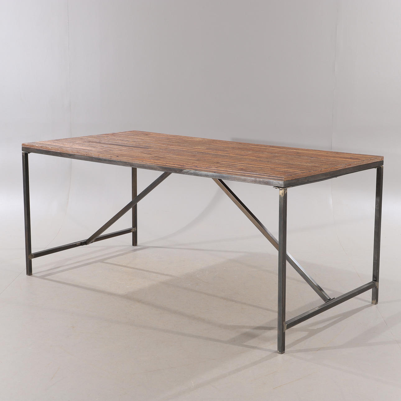 MATBORD, träskiva med metallunderrede, 2000-tal.