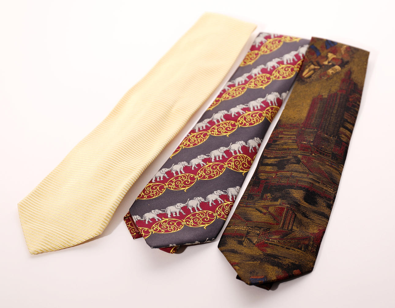 ALTEA, DIOR, MOSCHINO, tres corbatas, seda natural.