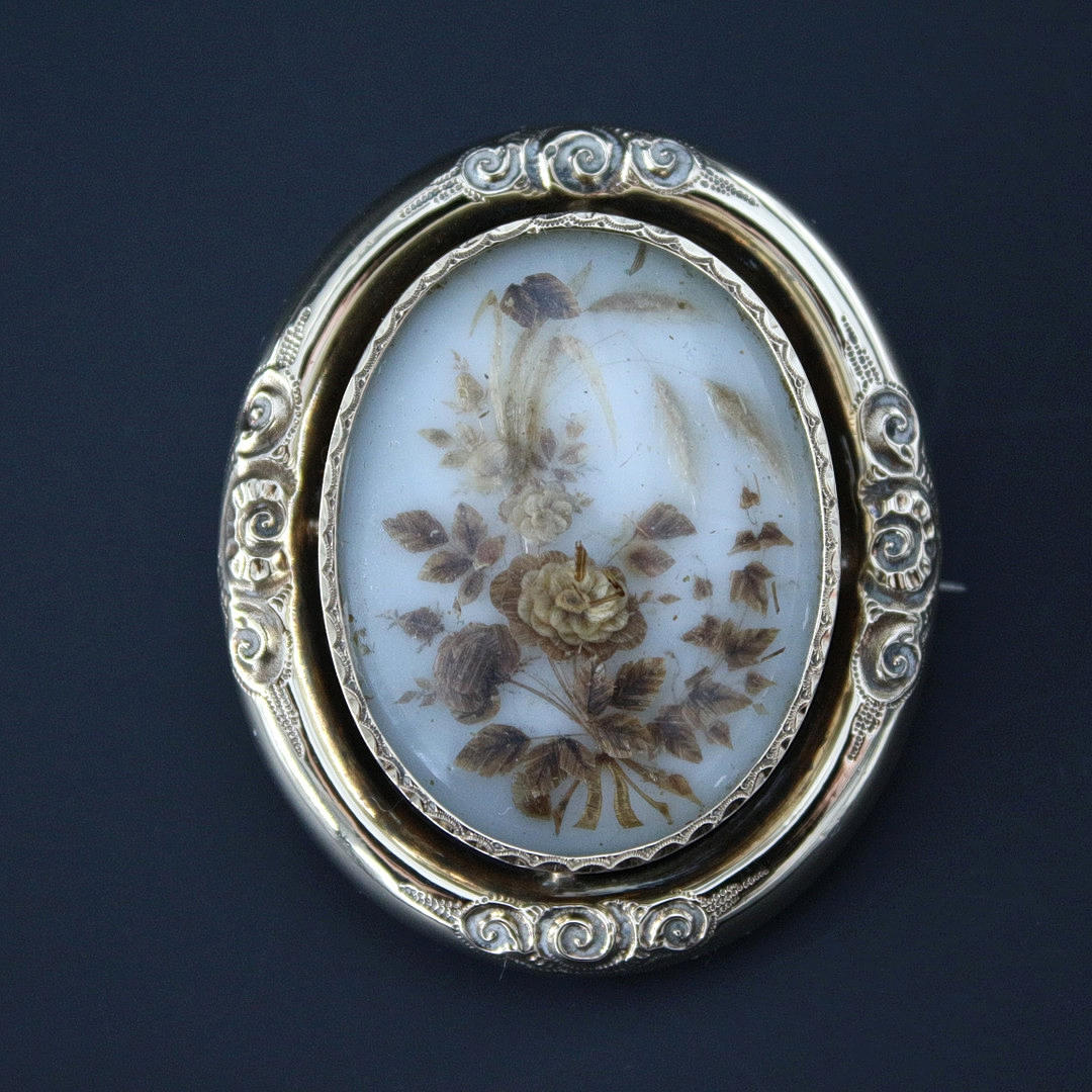 Brosche, Biedermeier, Silber mit Goldmantel, Schaumgold.