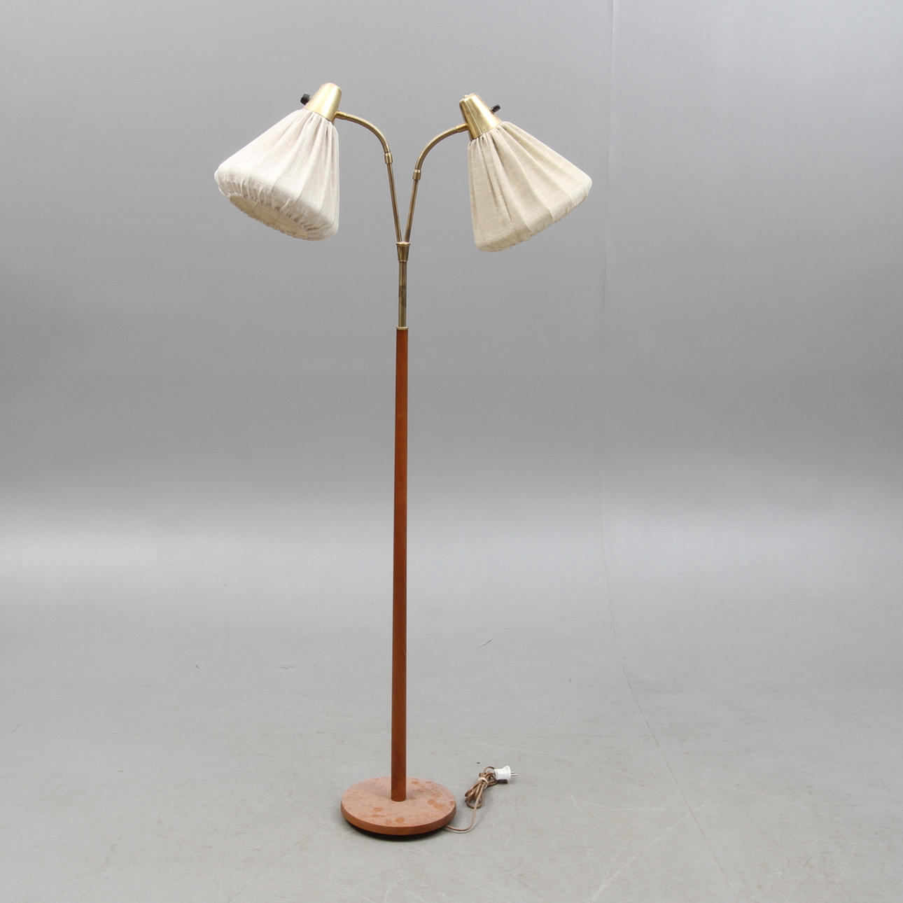 GOLVLAMPA, 2 ljuspunkter, 1900-tal.