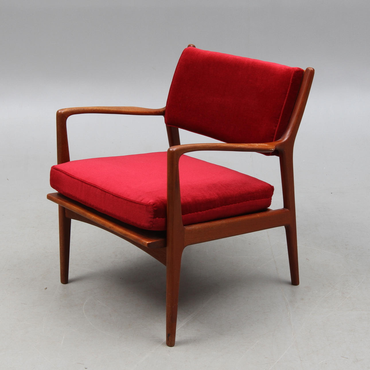 FÅTÖLJ, plakettmärkt JOC.