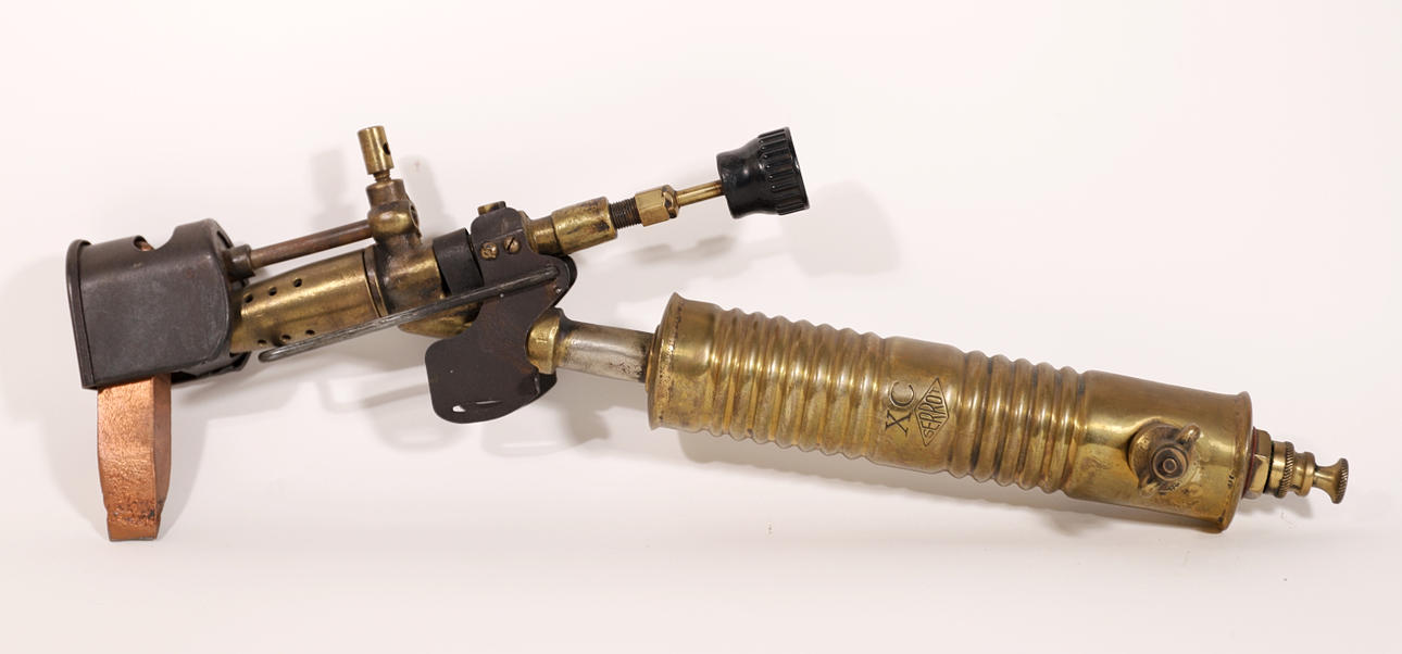 OLD WELDING MACHINE, XC SERROT.