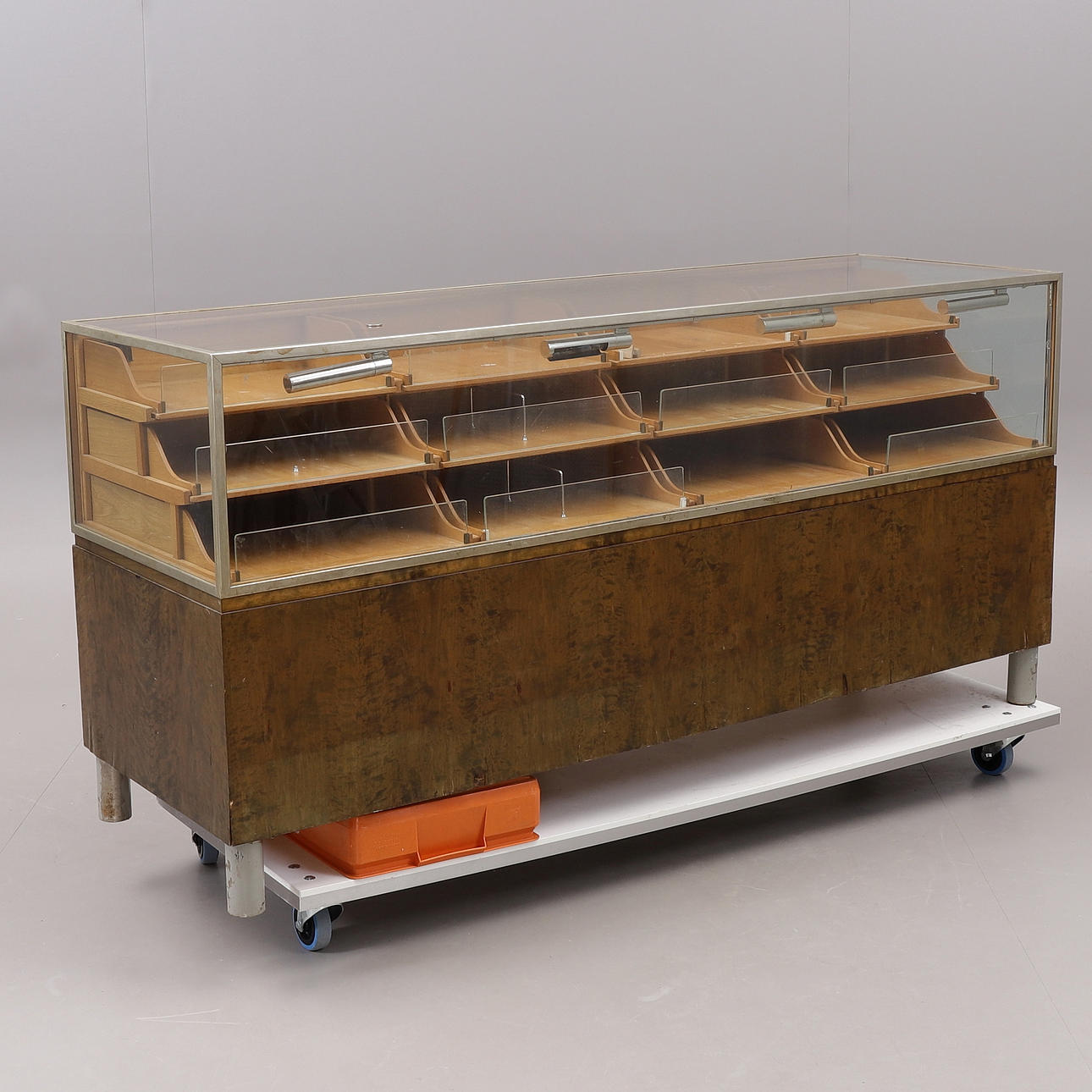 SHOPPING DISK, glasdisplay, 20 skuffer.