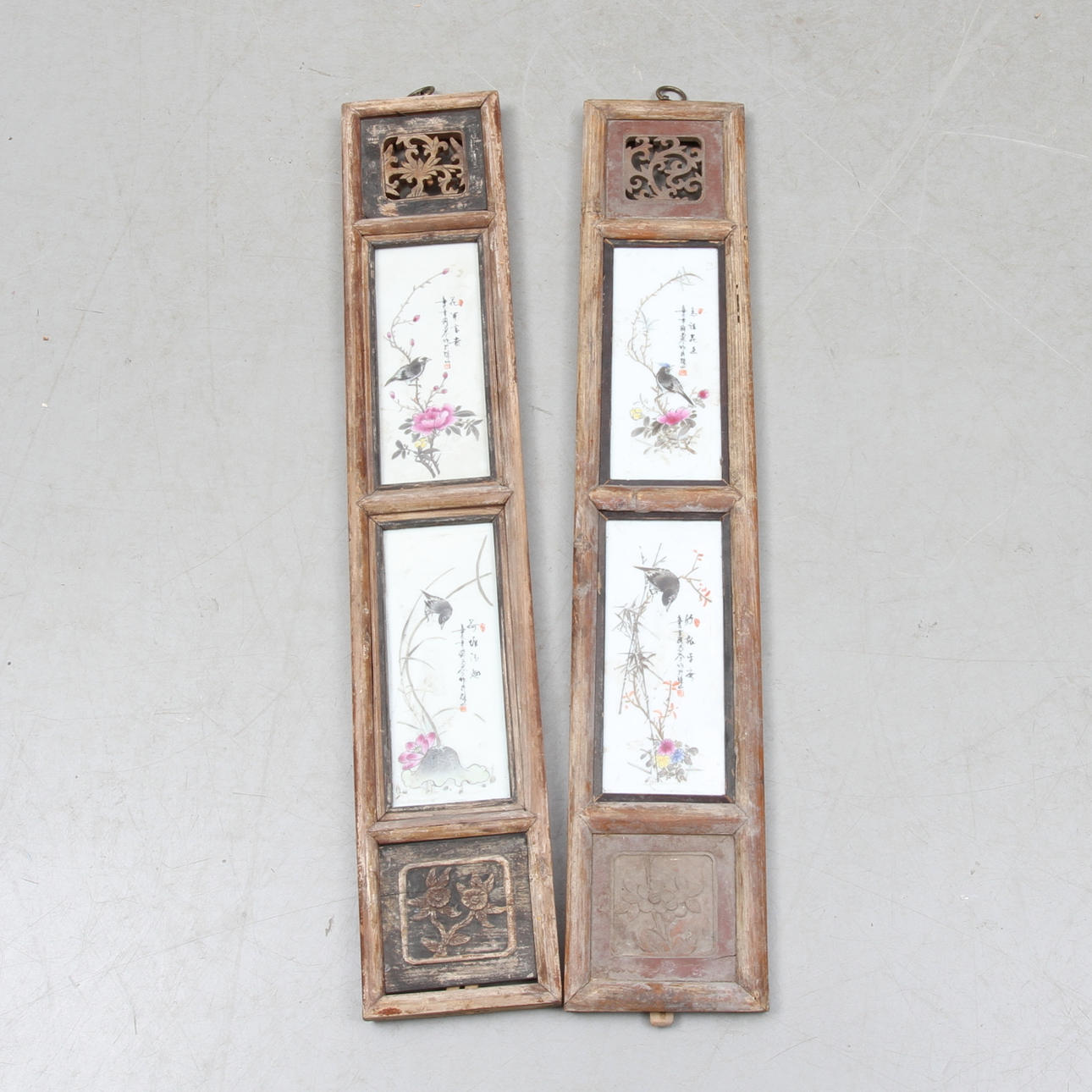 VÄGGRELIEFER, 1 par, porslin och trä, Kina.