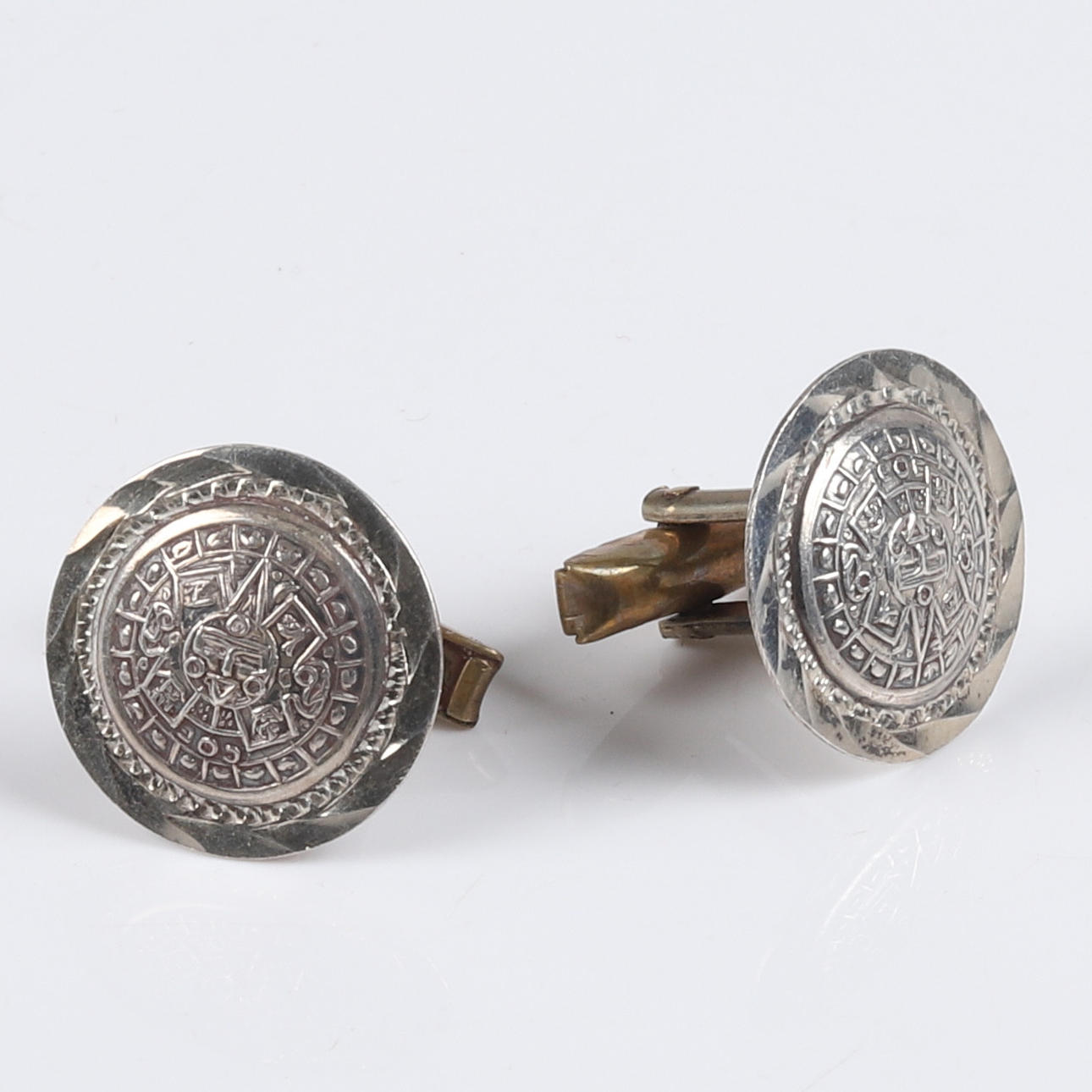 CUFF LINKS, a pair in silver, total weight approx. 9 grams.