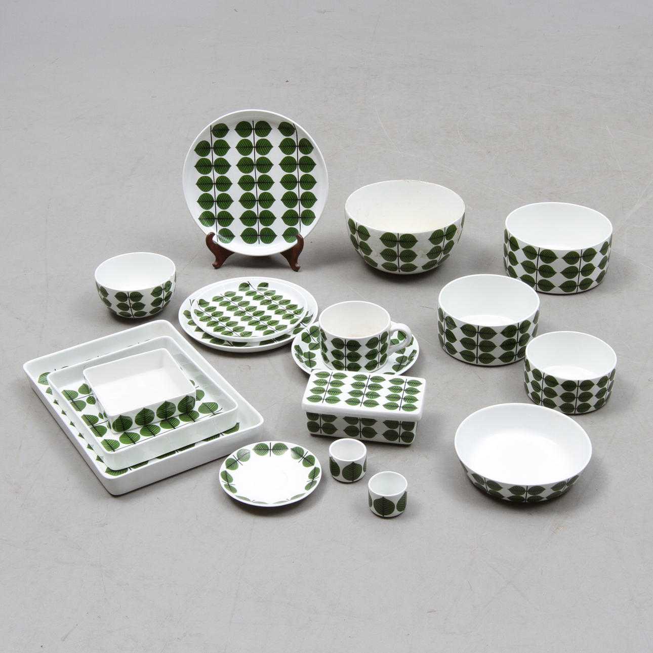 SERVISDELAR, ca 65 delar, porslin, "Berså", Stig Lindberg, Gustavsberg.