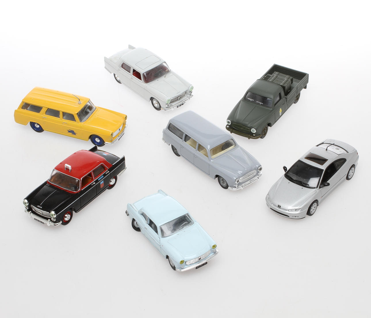 MODELLBILAR PEUGEOT olika tillverkare 7 stycken bilar i 400-serien.