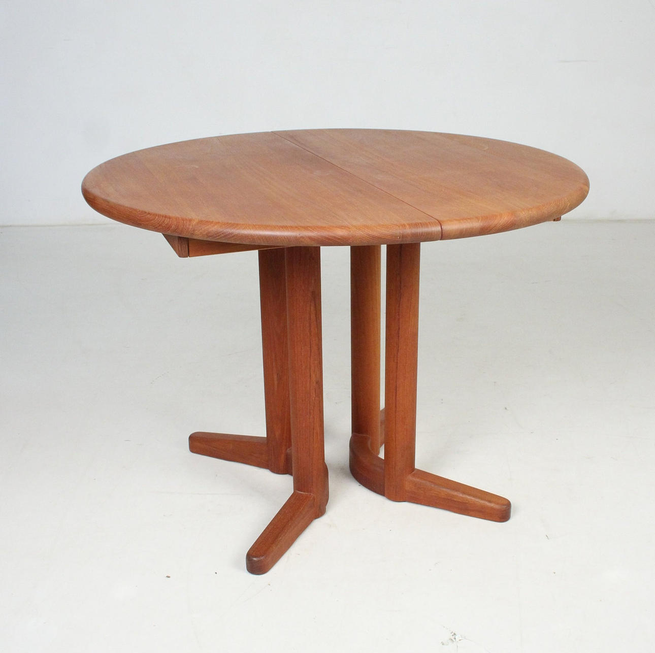 GRAMRODE Møbelfabrik - kleiner Esstisch Teak.