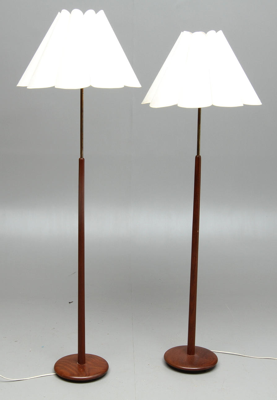 GOLVLAMPOR, 2 st snarlika, 1900-tal.