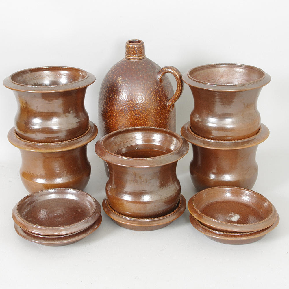 BRÄNNVINSKRUS SAMT KRUKOR MED FAT, keramik, Raus samt Wallåkra.