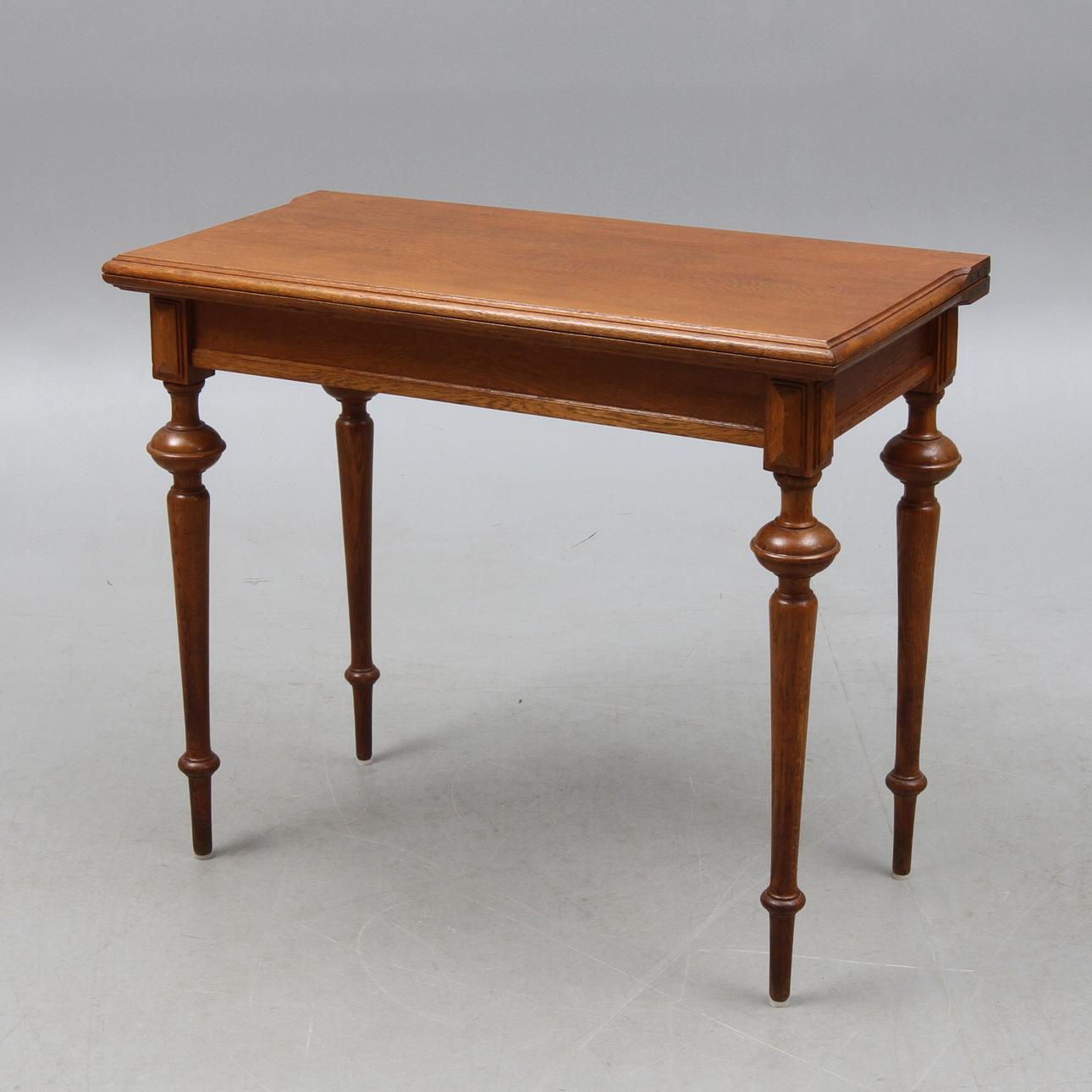 SPELBORD, ek, nyränessans, omkring sekelskiftet 1900.