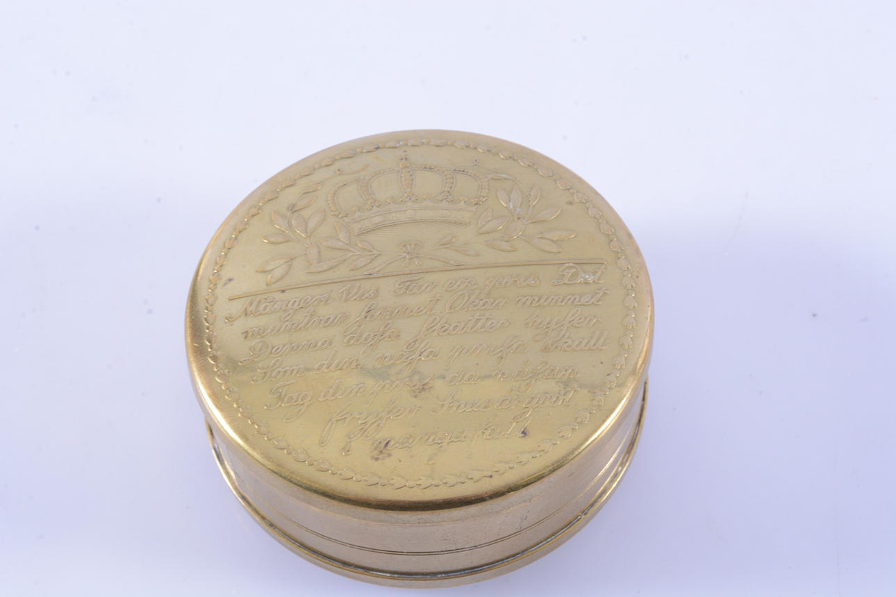 SNUSDOSA, mässing. Skultuna.