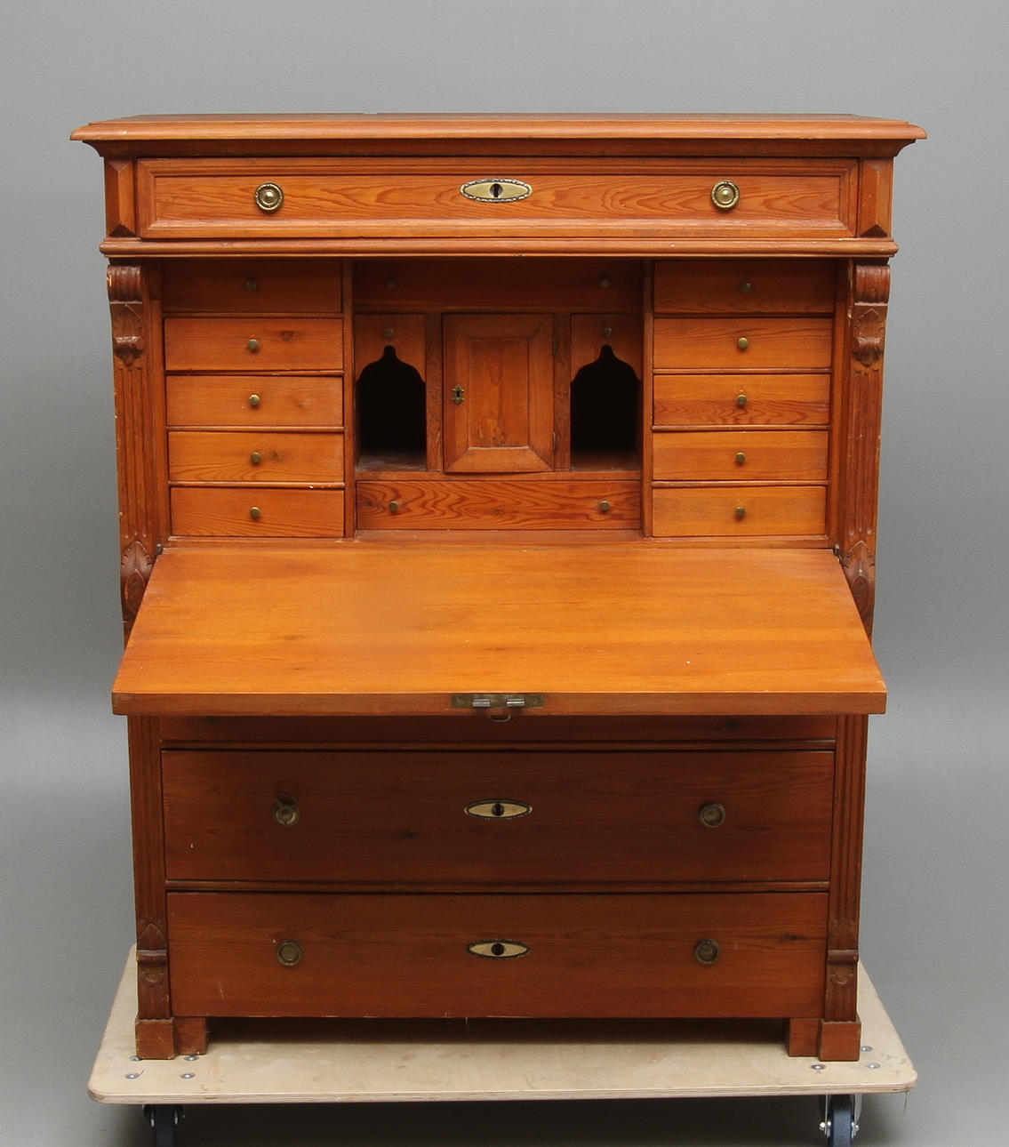 CHIFFONJÉ, nyrenässans, 18/1900-tal.