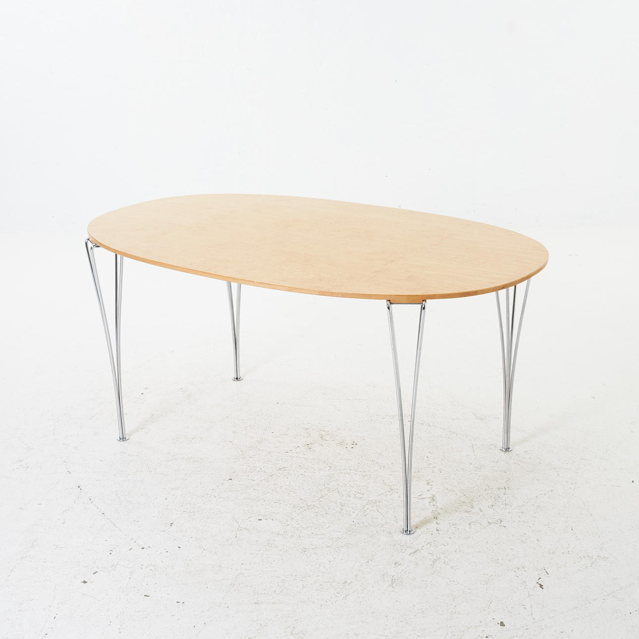 BRUNO MATHSSON. "Superellips", matbord, etikettmärkt.