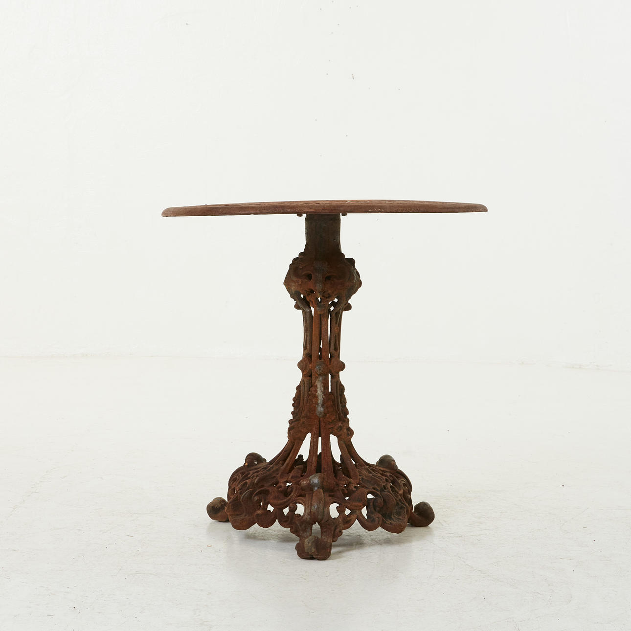 CAFÉBORD, rokokostil, gjutjärn.