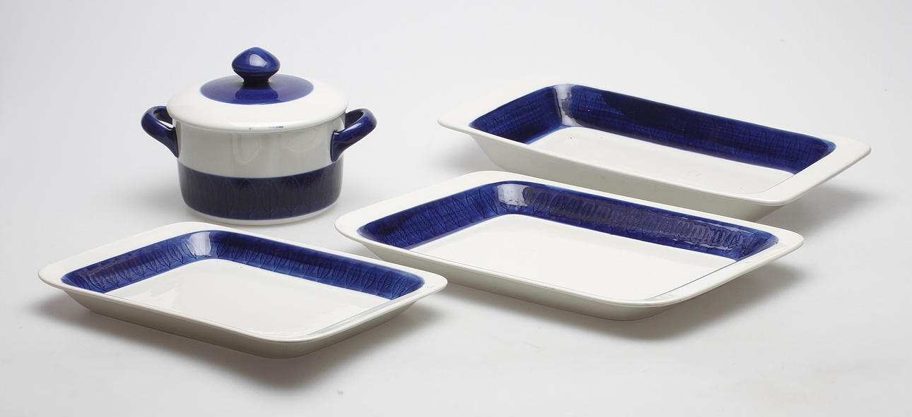 SERVISDELAR, 4 delar, "Koka Blå," Hertha Bengtson, Rörstrand.