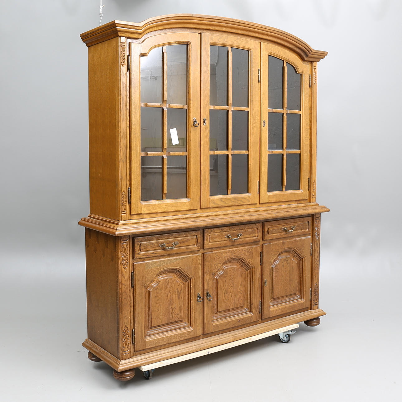 MATSALSSKÅP, ek, 1900-talets andra hälft.