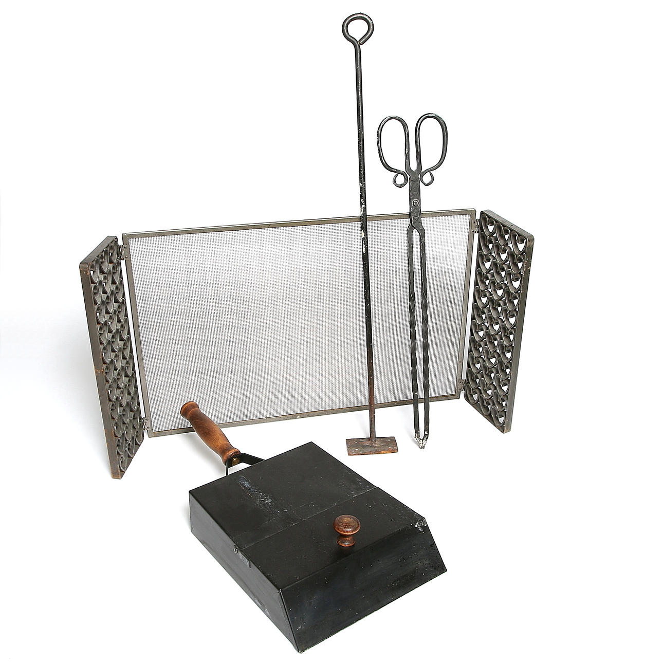 BRASGALLER med TILLBEHÖR, 4 delar, 1900-tal.