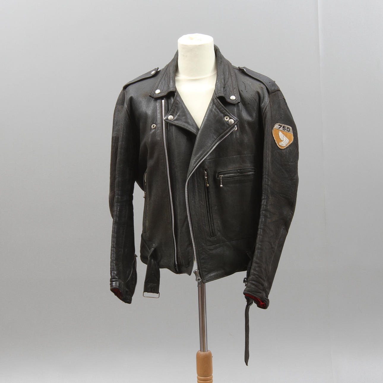 SKINNJACKA, Lewis Leather, MC-modell, omkring 1900-talets mitt.