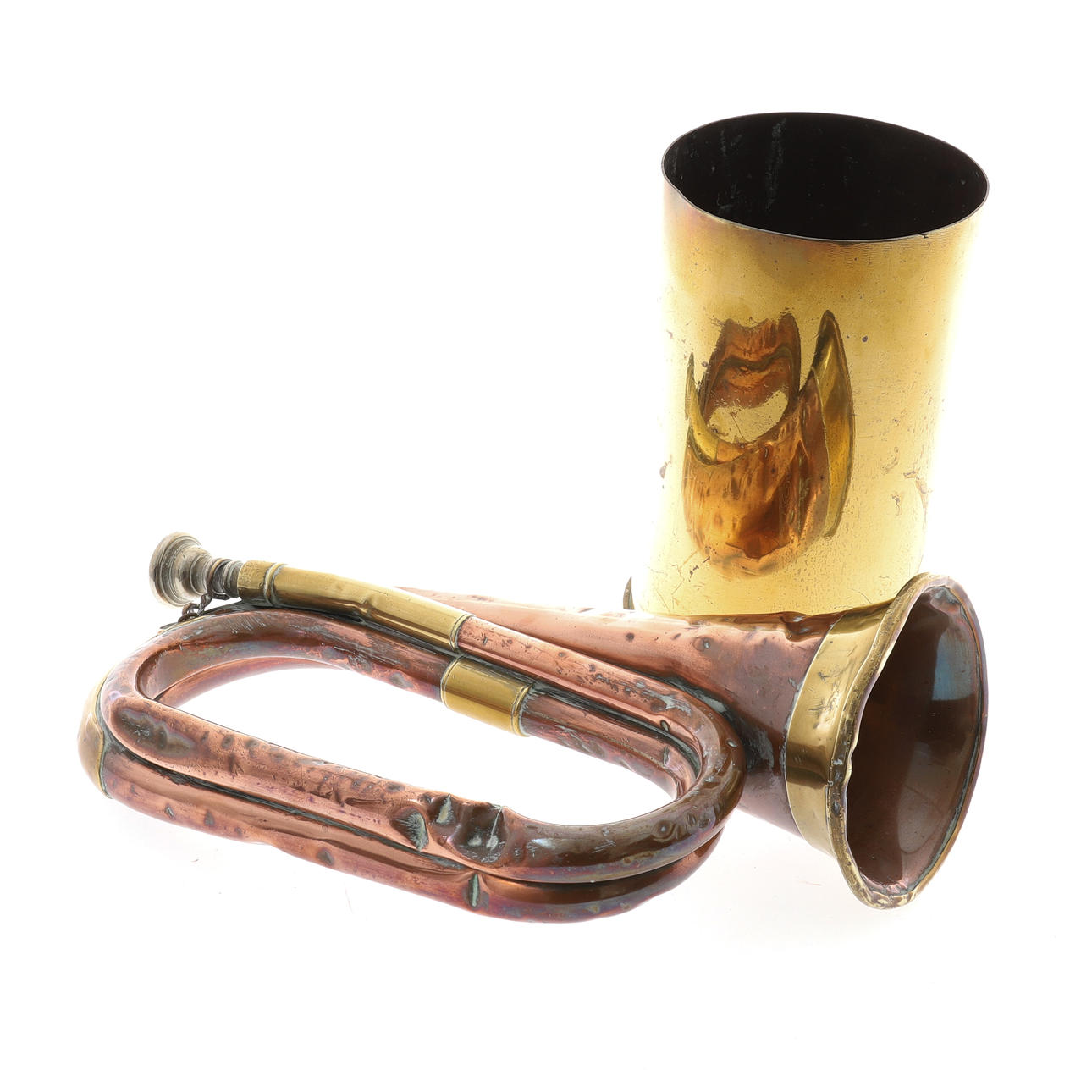 A FIRST WORLD WAR BRASS SHELL CASE, DATED 1914 AND 1917.