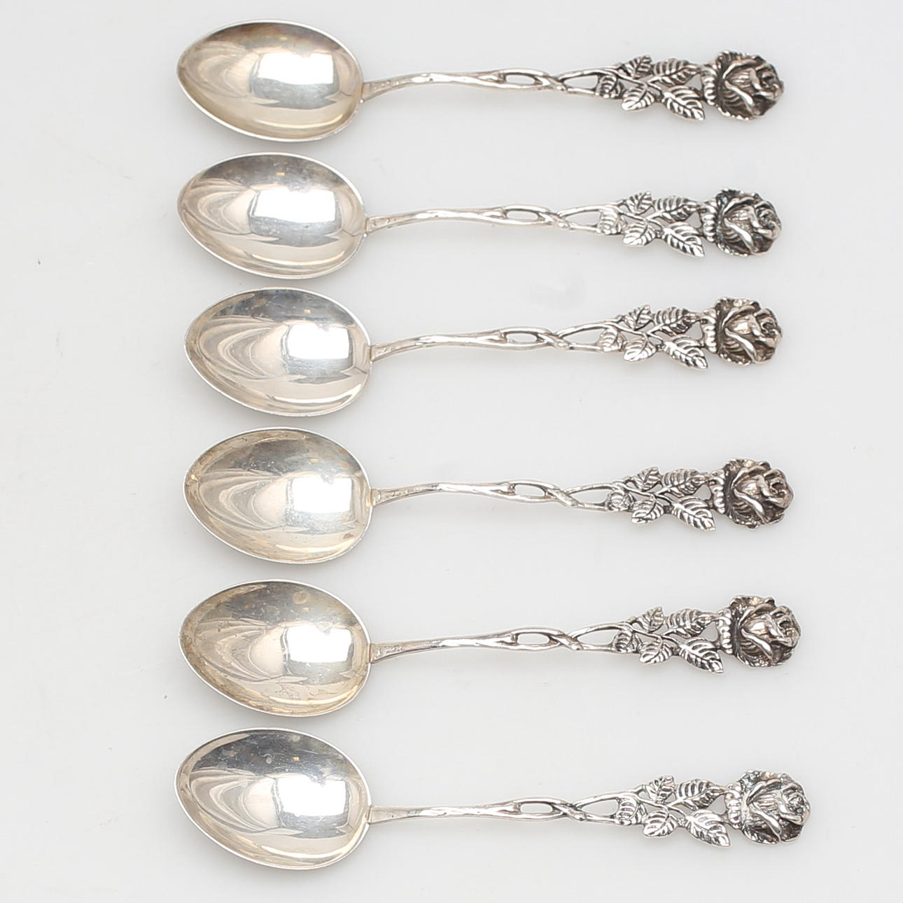 TESKEDAR. 6 st. Silver. Dekor av rosor.