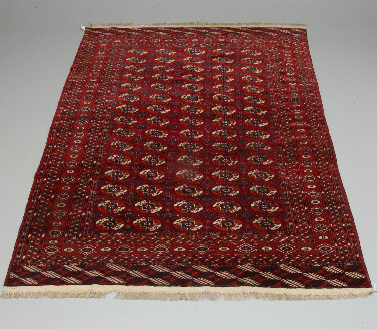 MATTA, enligt uppgift rysk bochara, ca 220 x 165 cm.