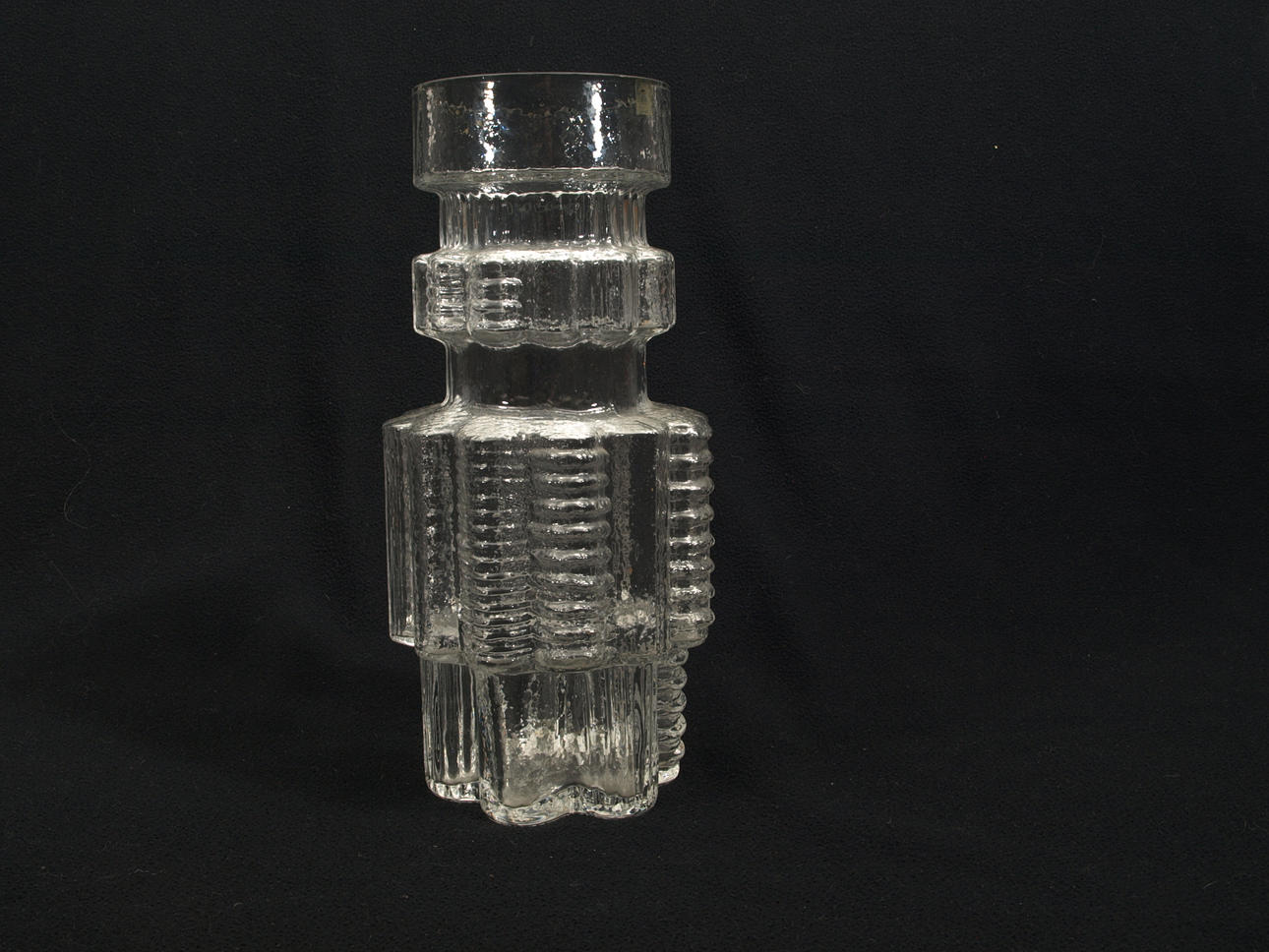 PEO STRÖM. Vas, glas, Alsterfors glasbruk, signerad.