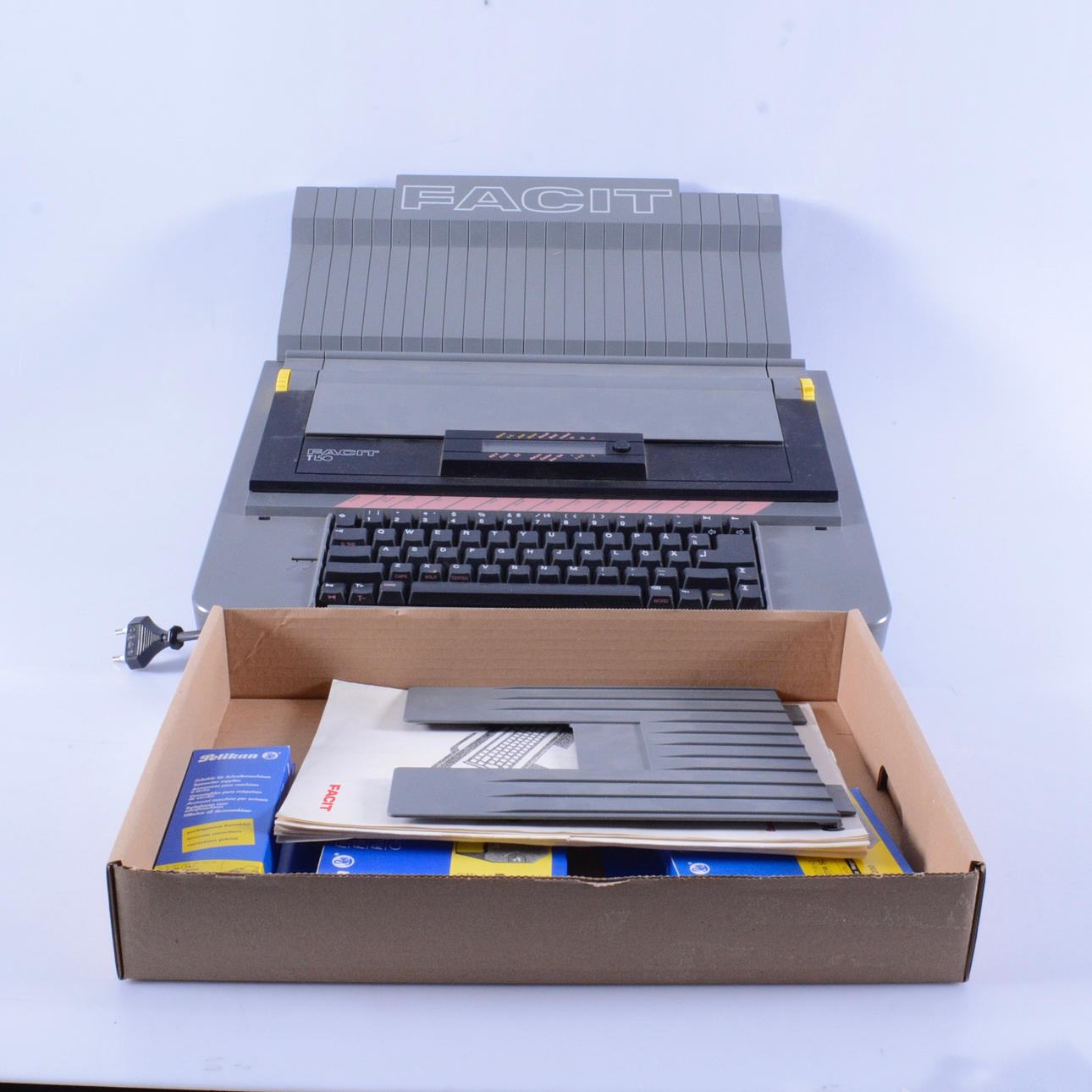 TYPEWRITER, electric, Facit T 150.