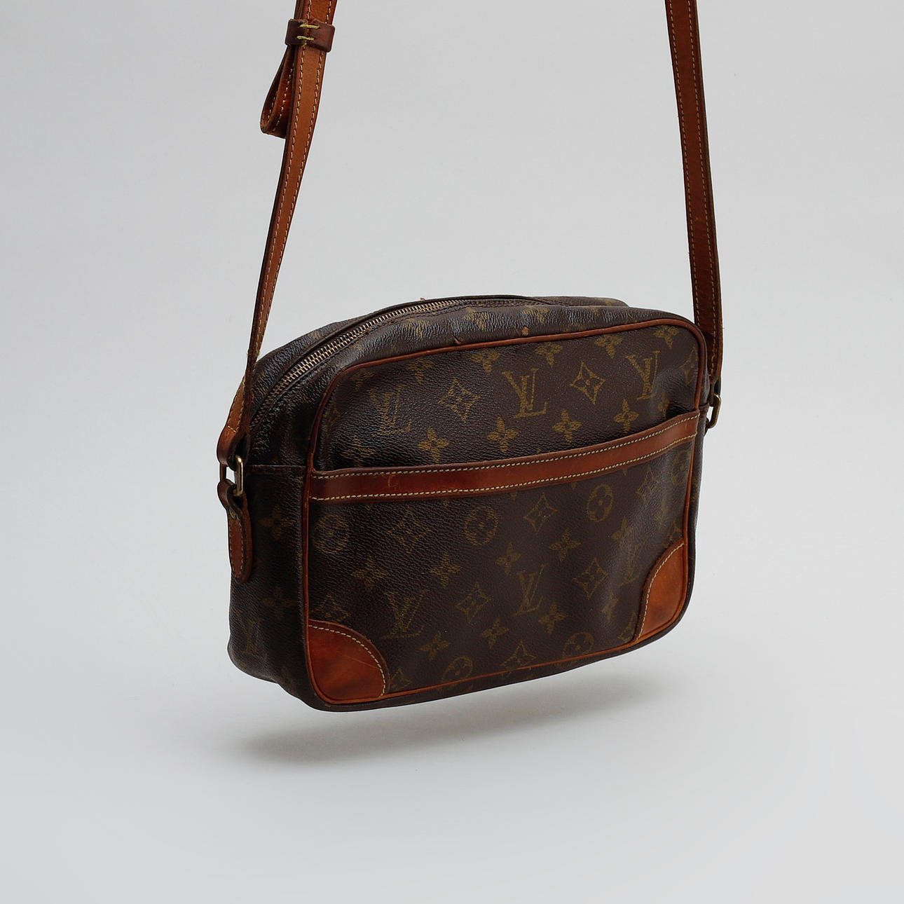TASKE, Louis Vuitton, crossbody Trocadero.