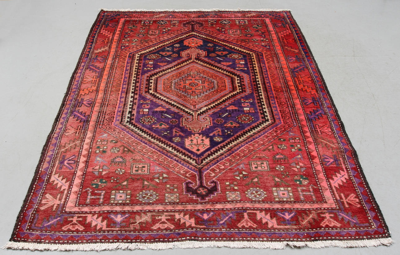 MATTA, orientalisk, ca 225 x 155 cm.