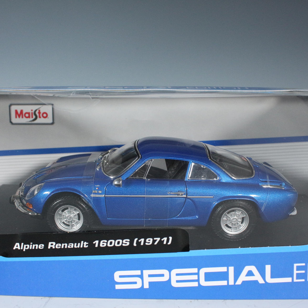 MAISTO. 'Renault Alpine 1600S (1971)', Special Edition, Scale: 1