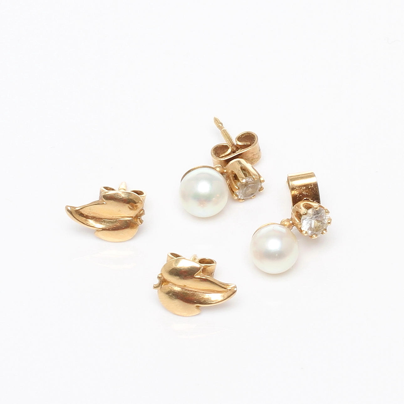 ÖRHÄNGEN 2 par, 18k guld. 1900-tal.