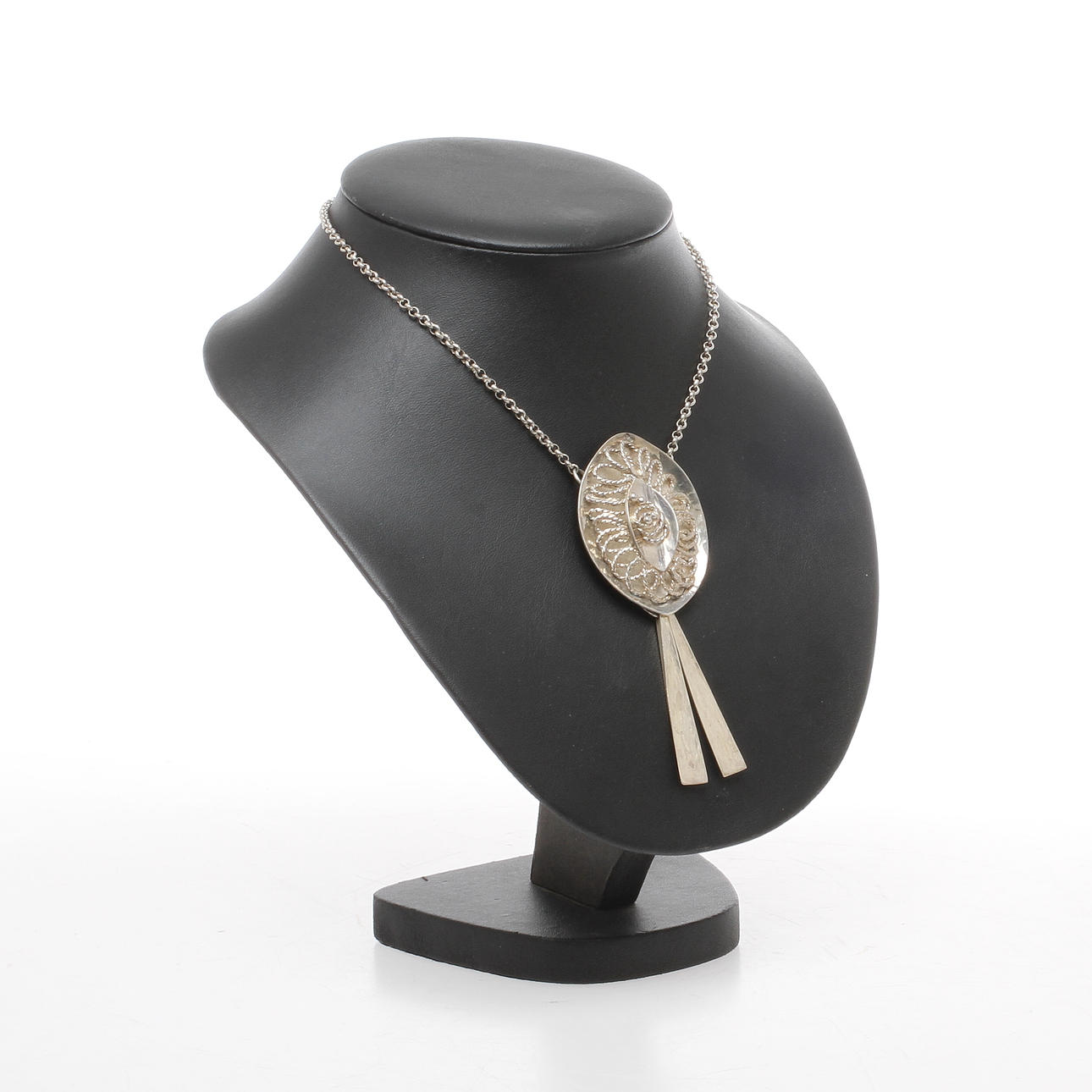 HALSBAND, silver, Rosa Taikon, Bernd Janusch, Stockholm, 1978.