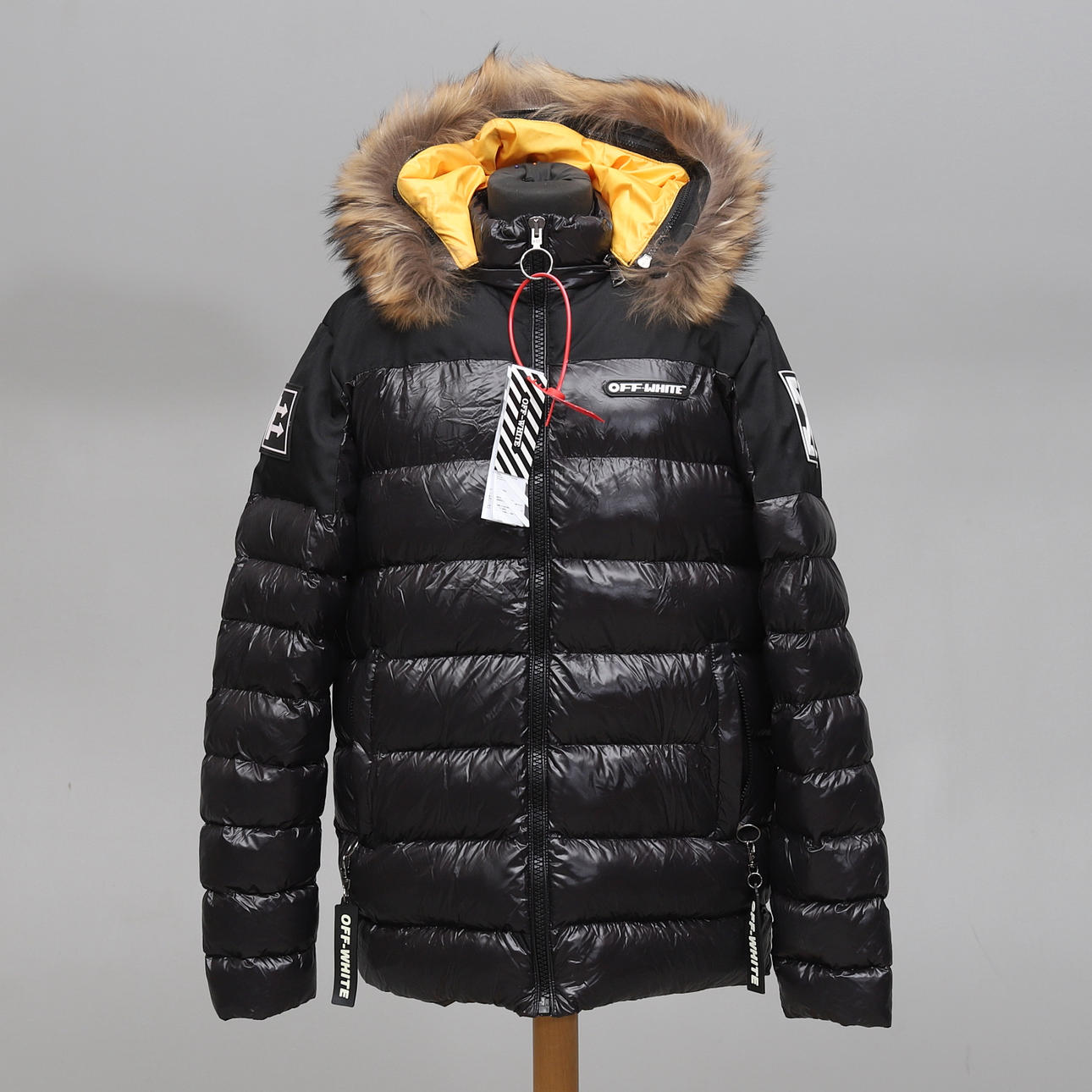 JACKA, Off-White c/o Virgil Abloh.