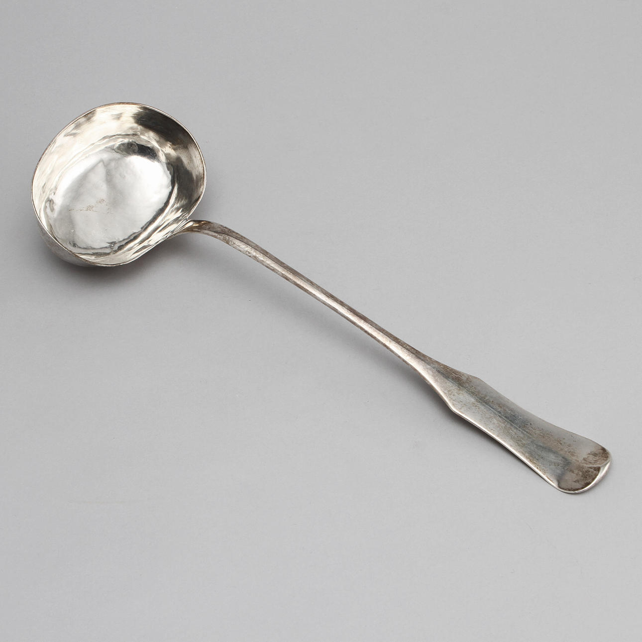 SLEV, silver, Peter Lorentzson Pihl, Västervik, 1769. Vikt 220 gram.