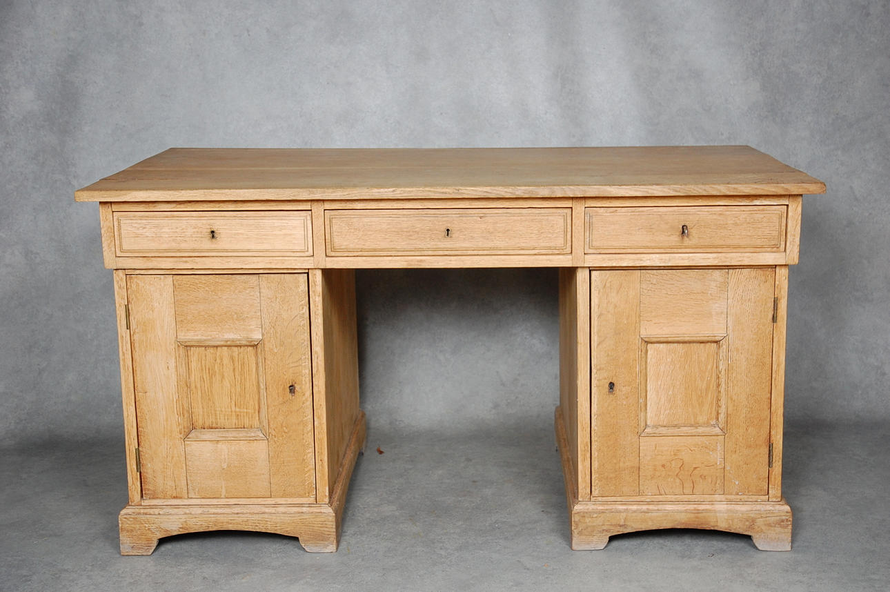 SKRIVBORD, 1900-talets första hälft.