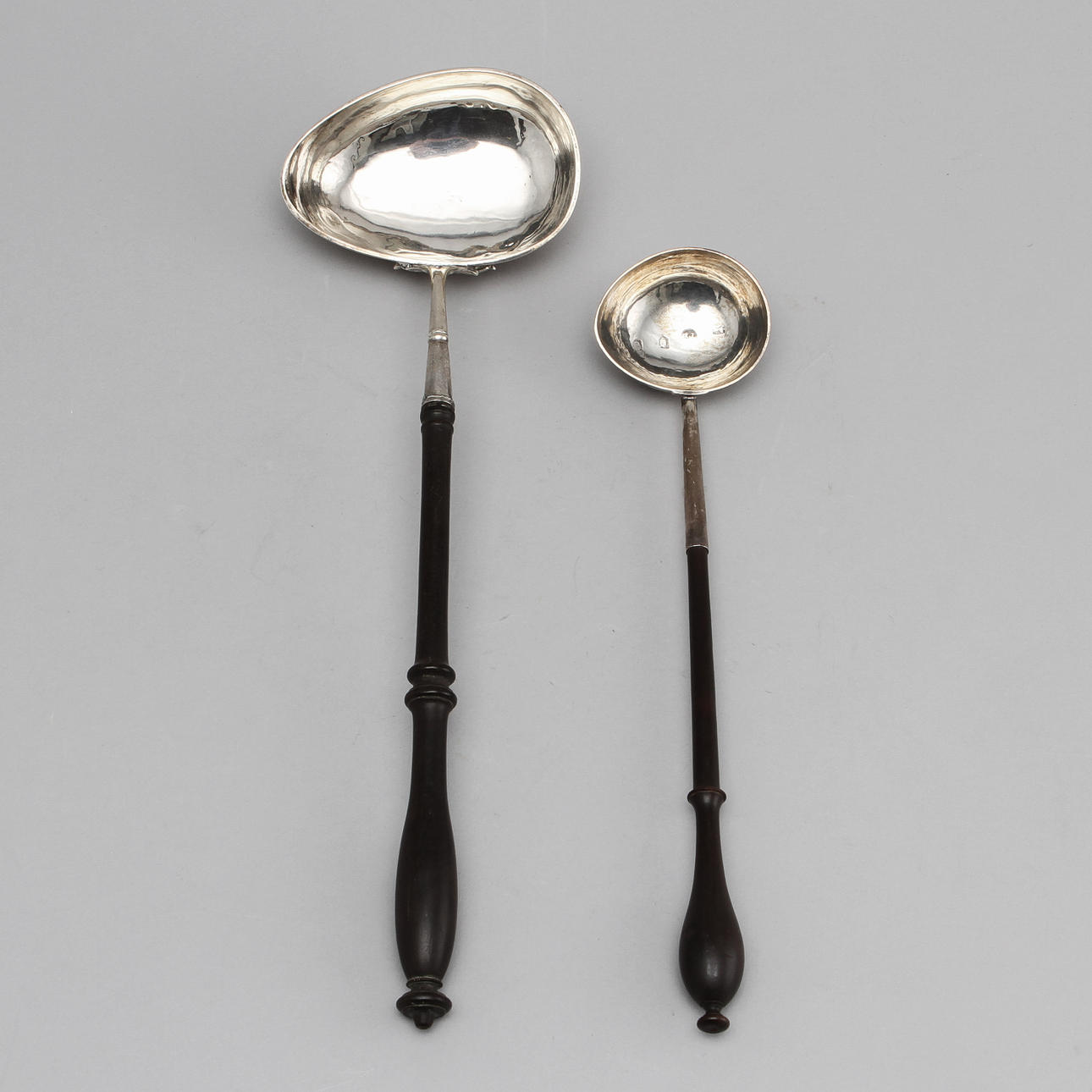 SOPPSLEV samt SÅSSLEV, silver, Sverige och England, 1800-tal.