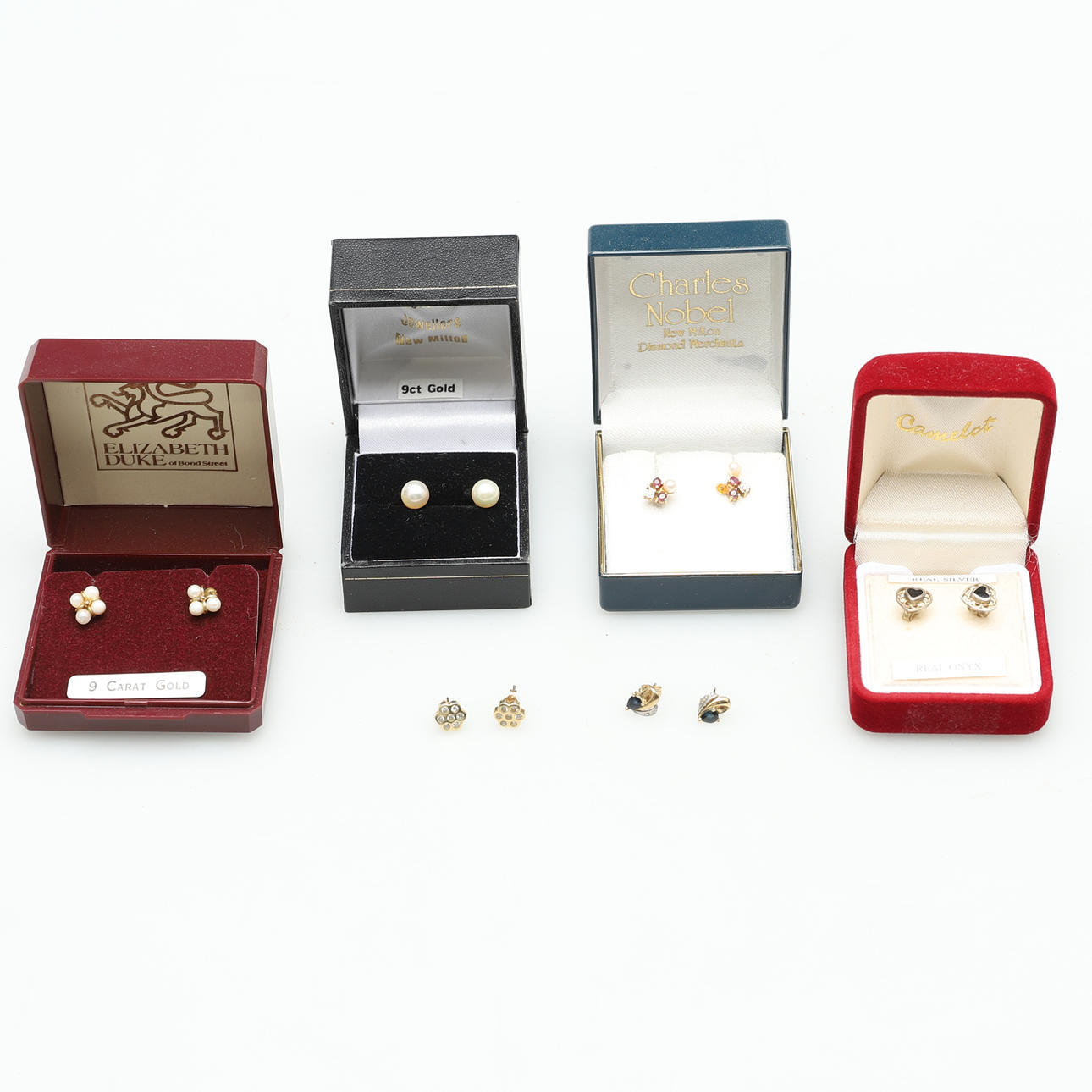 SEX PAR OLIKA ÖRONPINNAR.