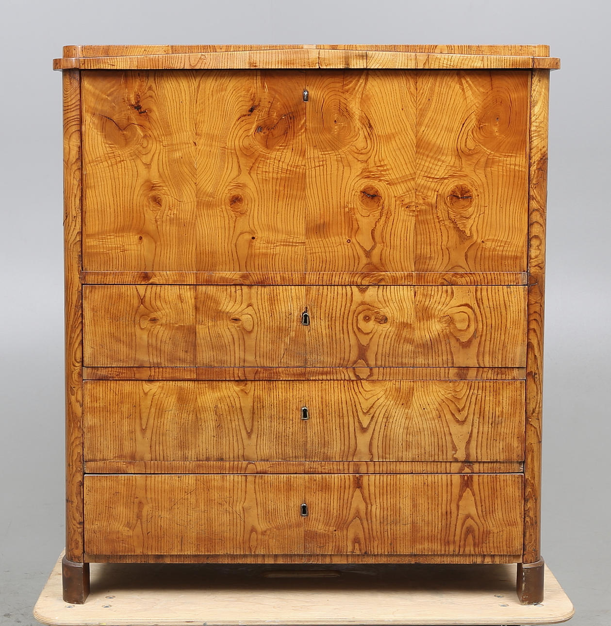 CHIFFONJÉ, 1800-tal.