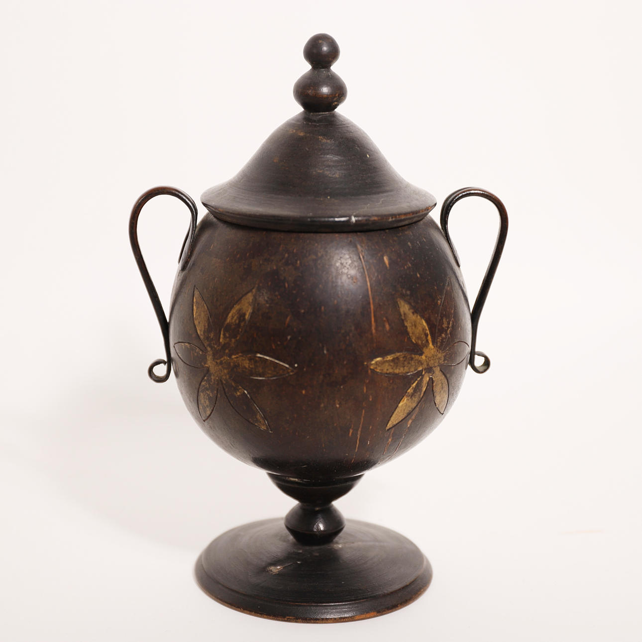 ENGELSK KOKOSNÖT KOPP, 1800-TAL.